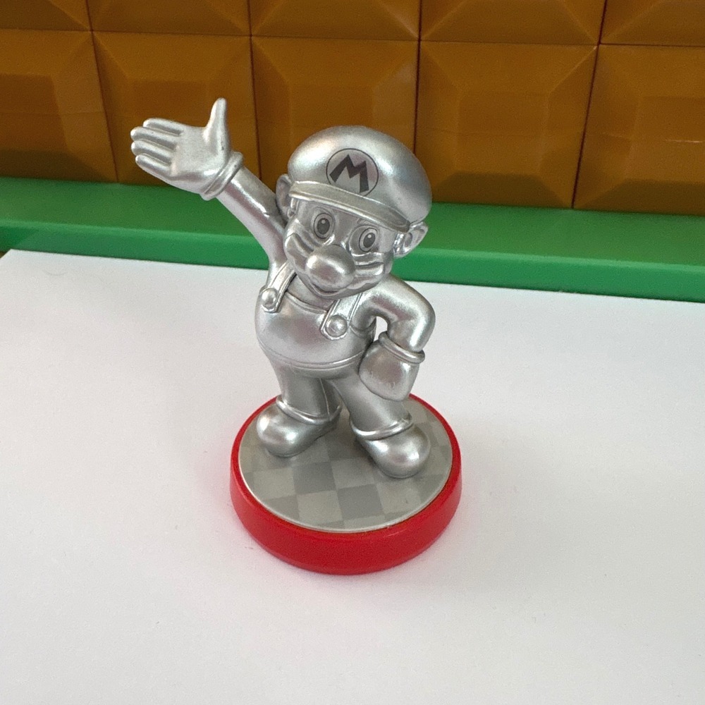 Nintendo Mario Silver Edition Amiibo Figure NVL-001 Super Mario Party Amibo